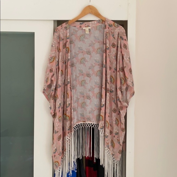 Forever 21 Sweaters - Forever21 Oriental Fan Fringe Kimono Wrap Size S